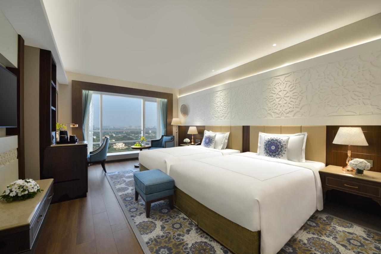Taj Skyline Ahmedabad Hotel Exterior photo